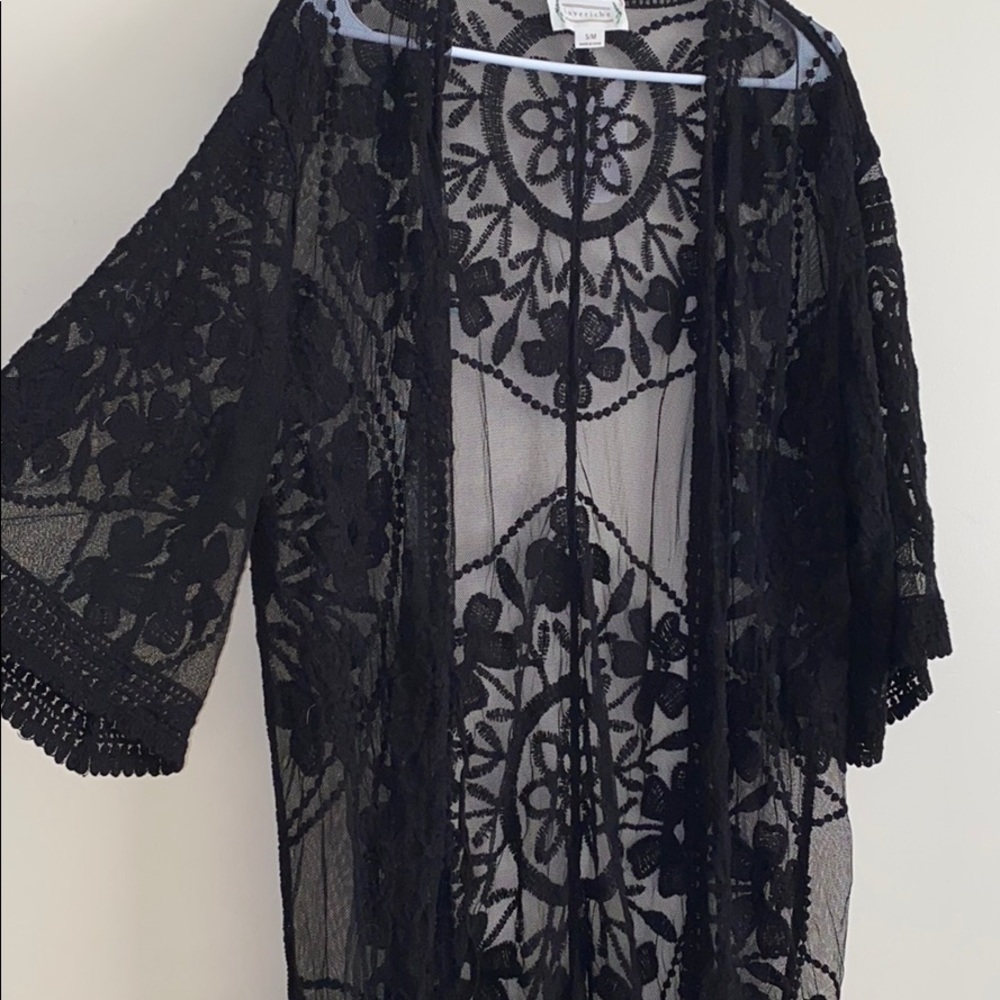 Black lace Loveriche Kimono